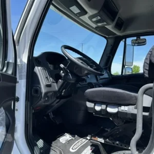 2025 FREIGHTLINER BUSINESS CLASS M2 106 - Image 9