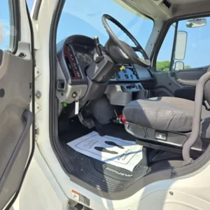 2019 FREIGHTLINER BUSINESS CLASS M2 106 - Image 19
