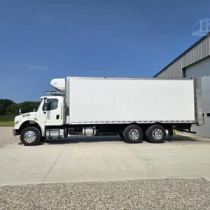 Alternative view of 2019 FREIGHTLINER BUSINESS CLASS M2 106