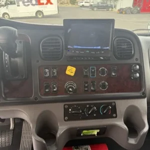 2019 FREIGHTLINER BUSINESS CLASS M2 106 - Image 19