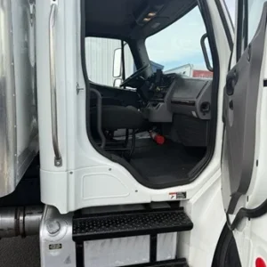2019 FREIGHTLINER BUSINESS CLASS M2 106 - Image 6